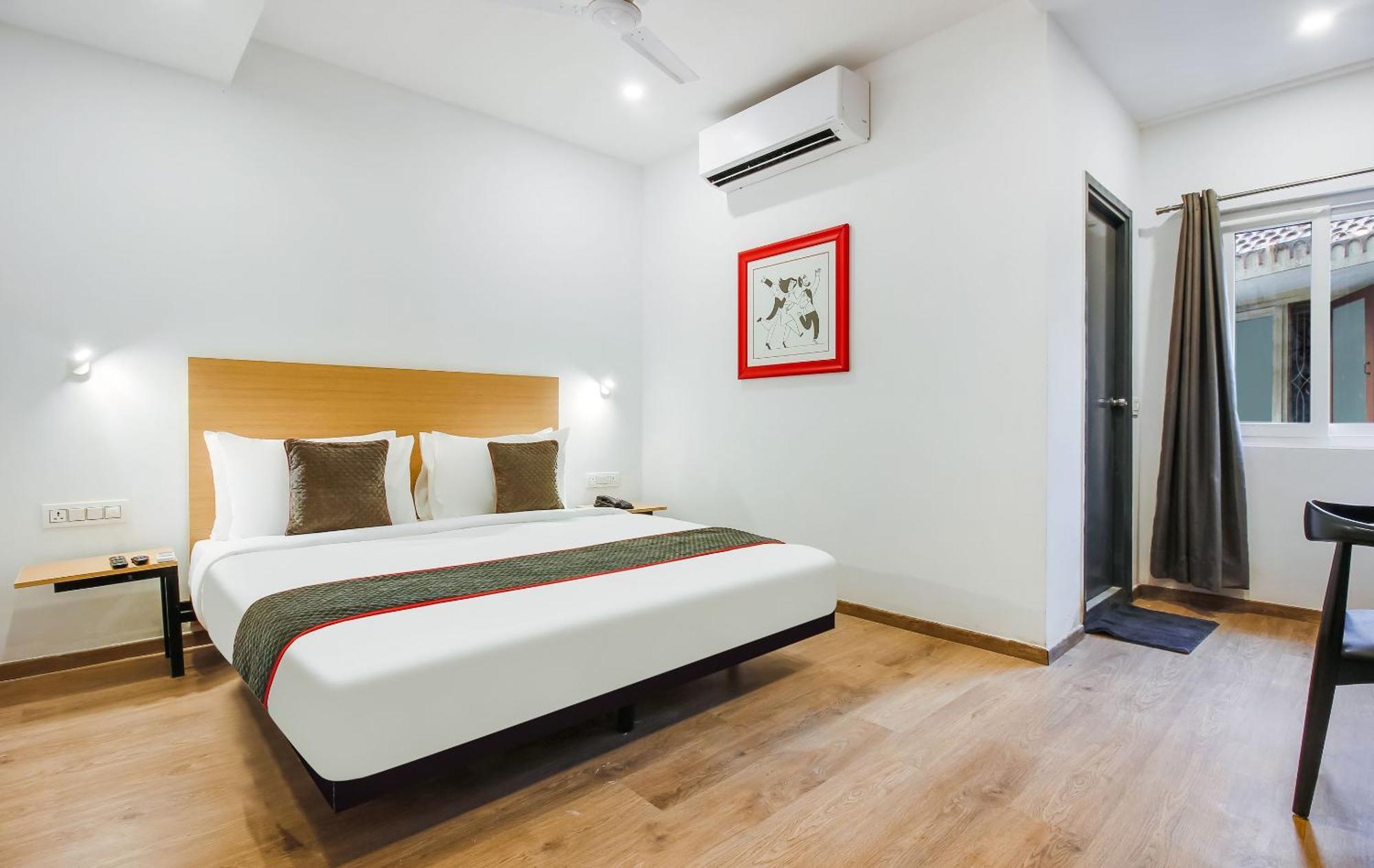 Super Townhouse The Cinco Hotel Near Esi Hospital Hyderabad Eksteriør bilde