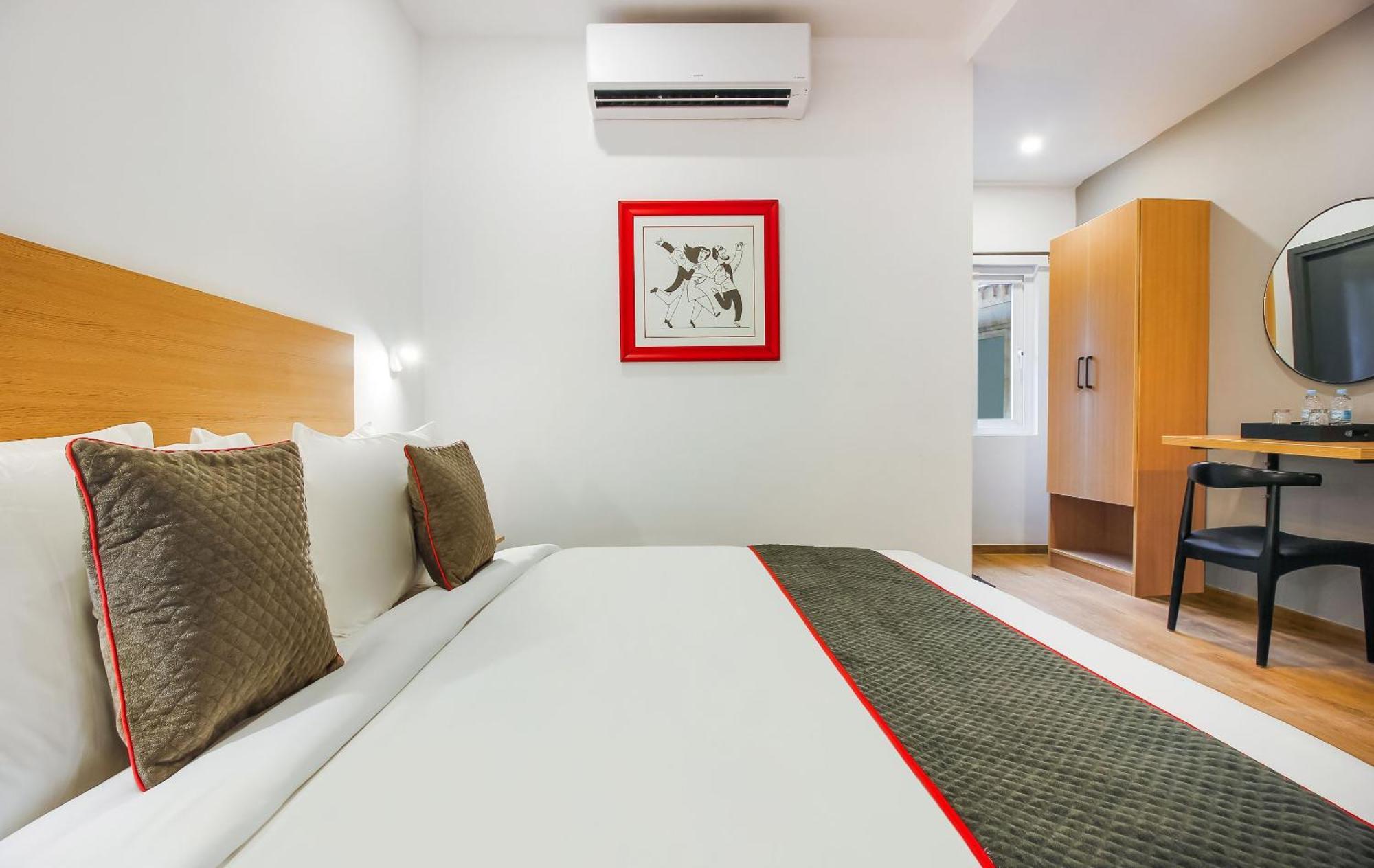 Super Townhouse The Cinco Hotel Near Esi Hospital Hyderabad Eksteriør bilde