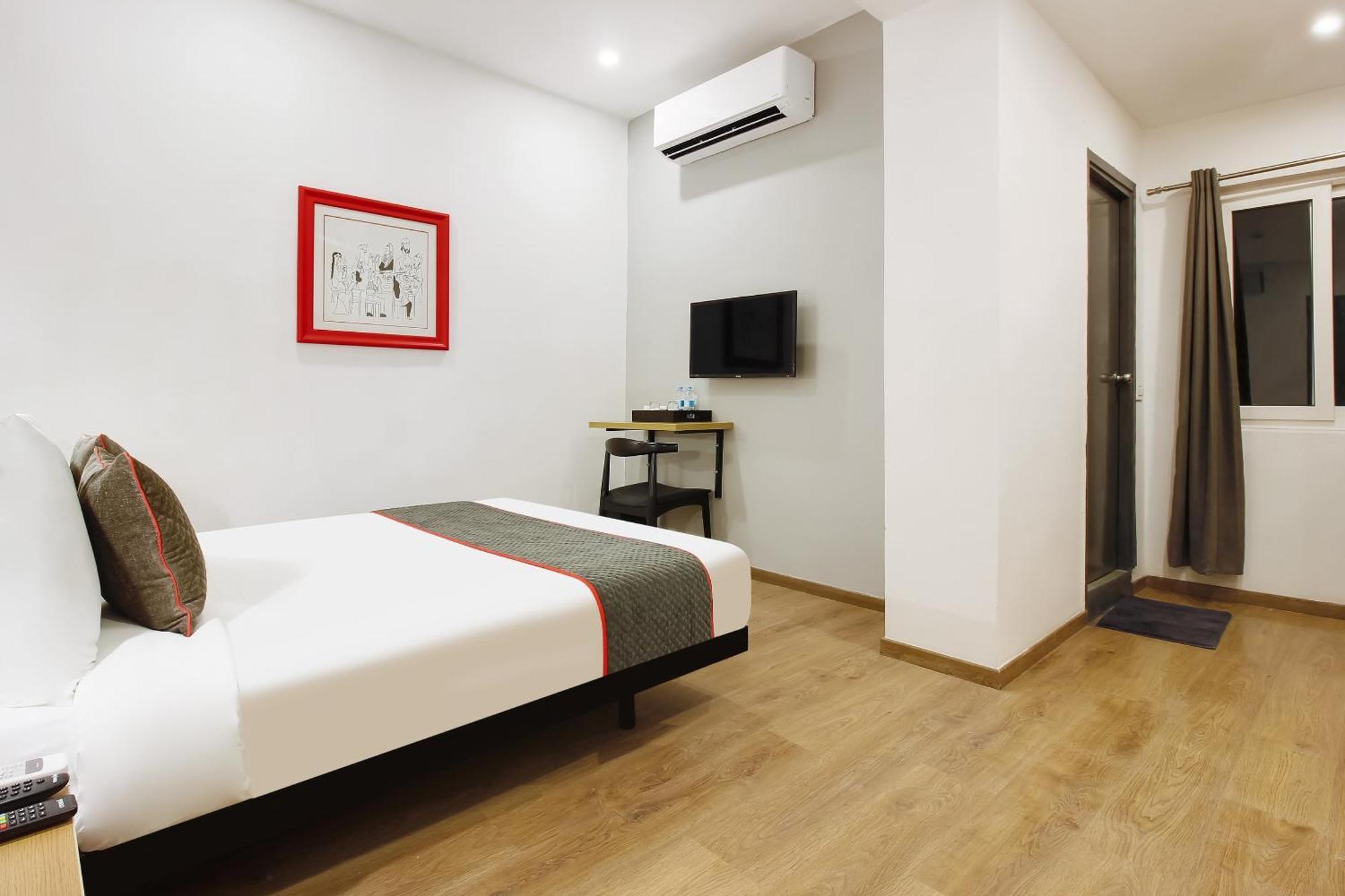 Super Townhouse The Cinco Hotel Near Esi Hospital Hyderabad Eksteriør bilde
