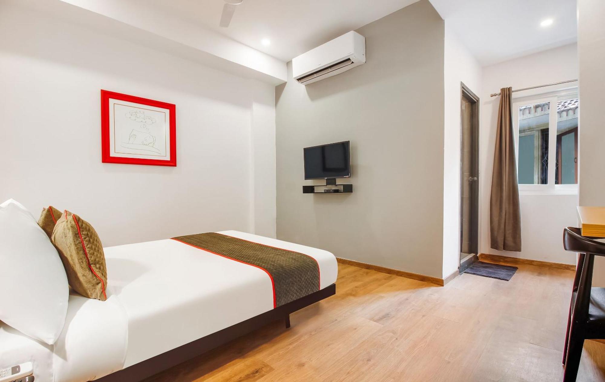 Super Townhouse The Cinco Hotel Near Esi Hospital Hyderabad Eksteriør bilde